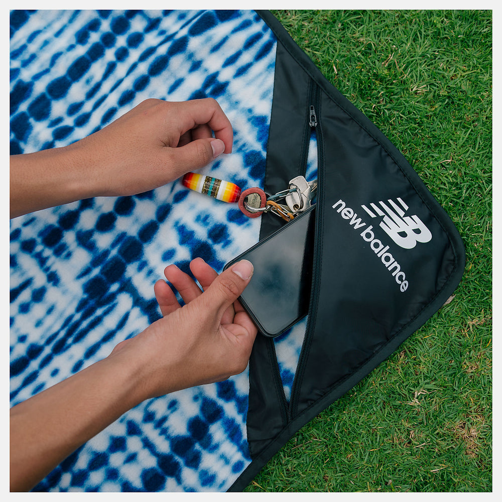 Slowtide X New Balance Camp Blanket-Women|Men | New Balance