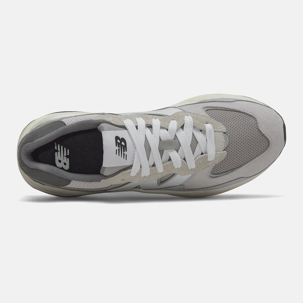 57/40-Women|Men | New Balance