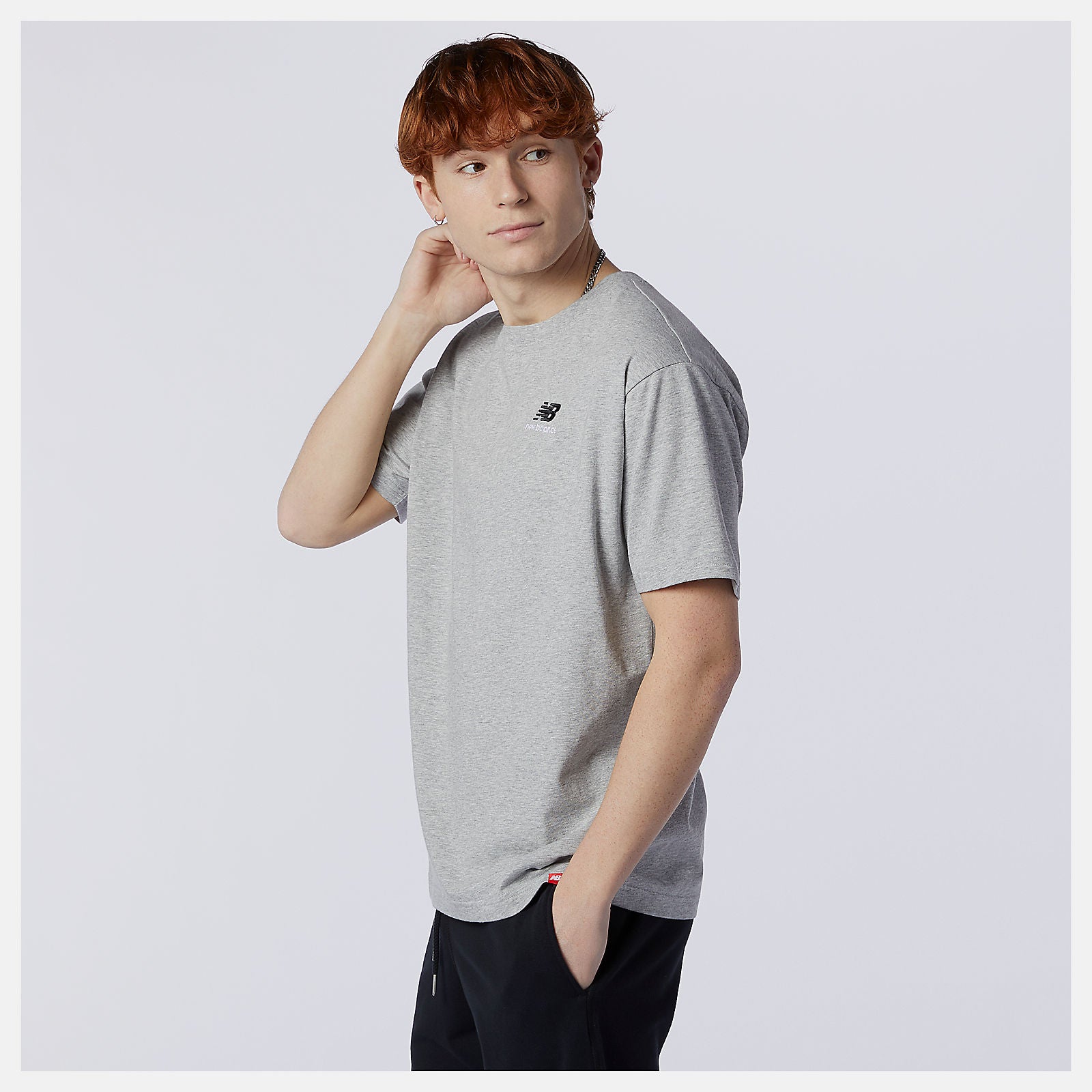 NB Essentials Embroidered Tee-Women|Men | New Balance