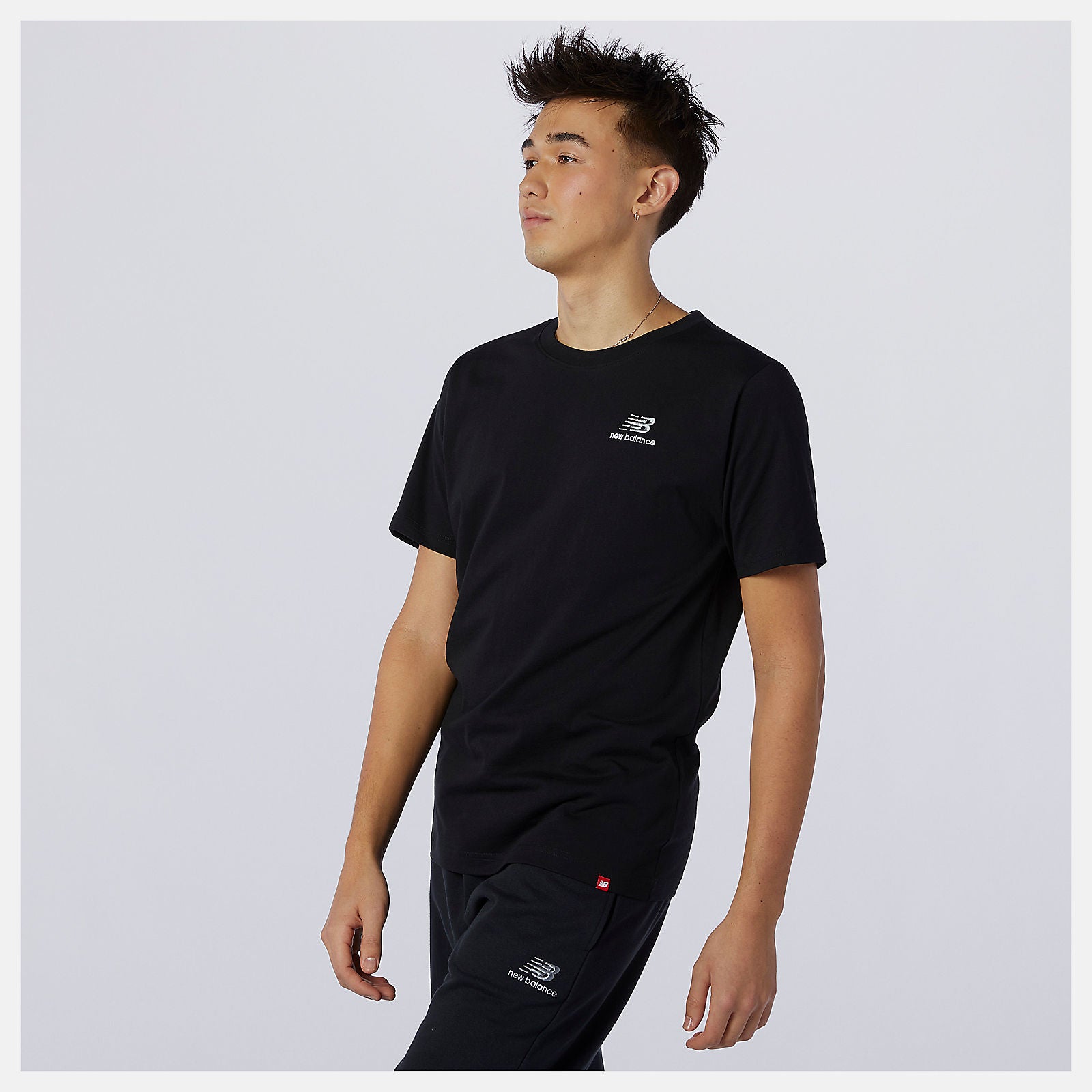 NB Essentials Embroidered Tee-Women|Men | New Balance