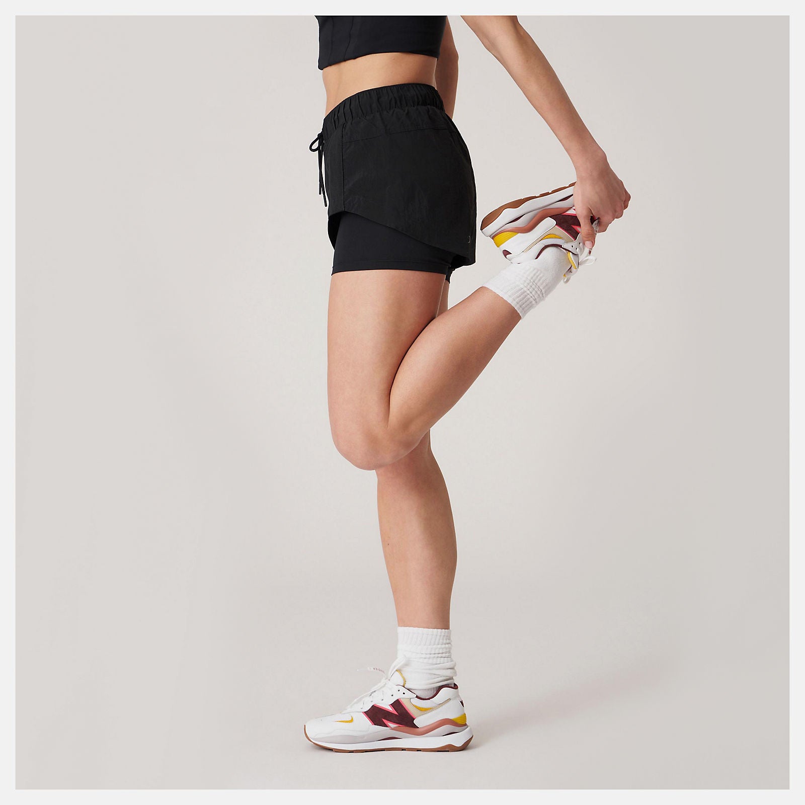 Bandier Woven tech Short-Women | New Balance